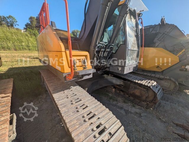 Pásové rýpadlo VOLVO EC 220 / SW + 2 Löffel