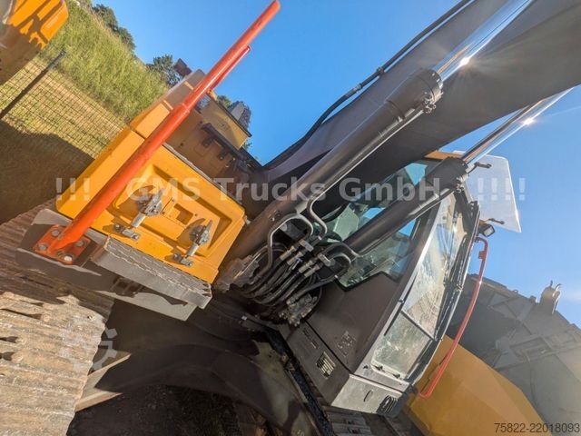 Pásové rýpadlo VOLVO EC 220 / SW + 2 Löffel