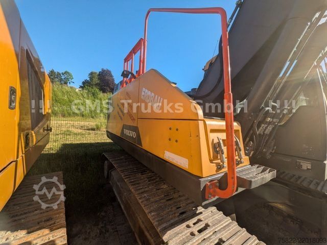 Pásové rýpadlo VOLVO EC 220 / SW + 2 Löffel