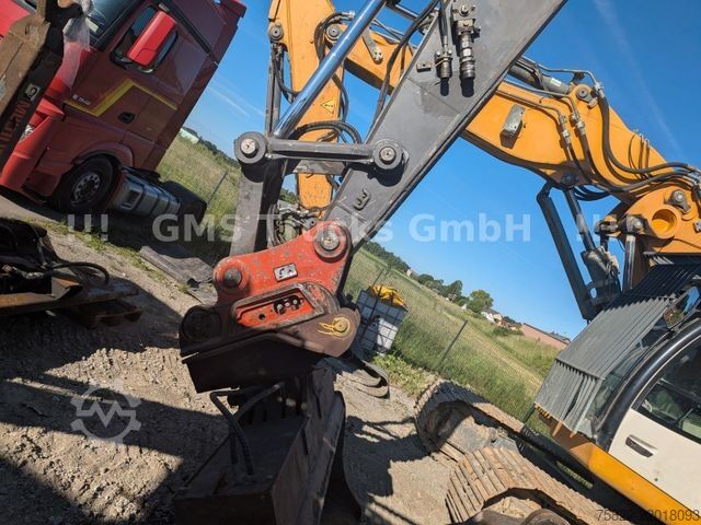 Pásové rýpadlo VOLVO EC 220 / SW + 2 Löffel