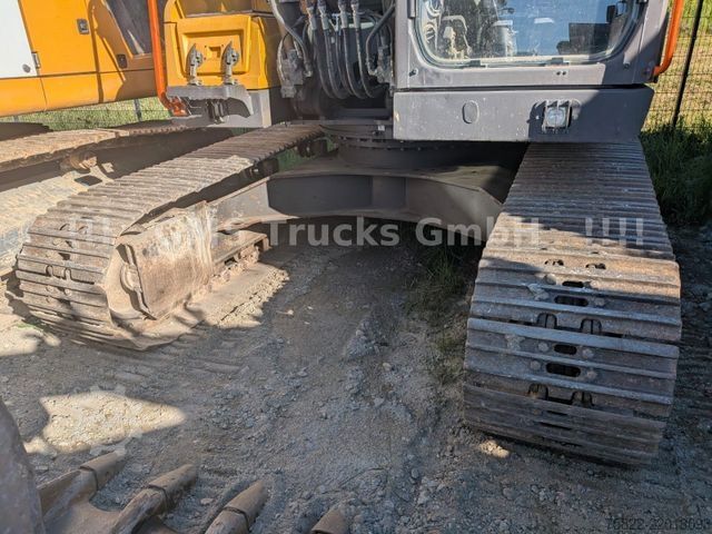 Pásové rýpadlo VOLVO EC 220 / SW + 2 Löffel