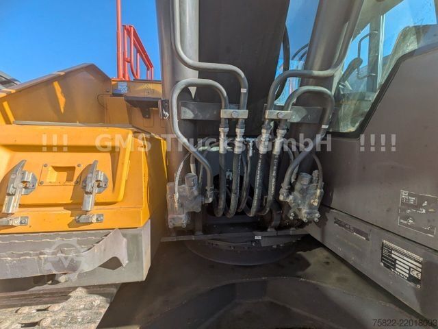 Pásové rýpadlo VOLVO EC 220 / SW + 2 Löffel