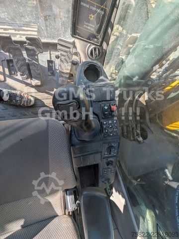 Pásové rýpadlo VOLVO EC 220 / SW + 2 Löffel