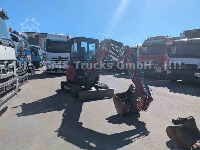 รถขุดขนาดเล็ก YANMAR VIO 33 - 6 / POWERTILT / 3 Löffel / D-Maschine