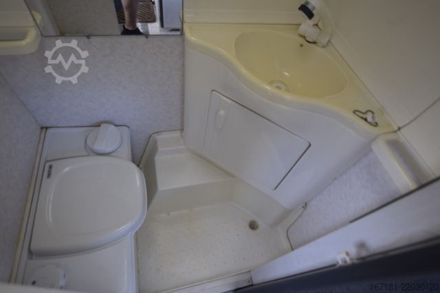 Caravan CHATEAU Chiara 400 mit Vorzelt