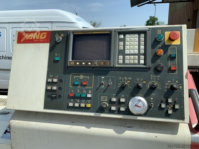 เครื่องกลึง CNC Yang SML-20