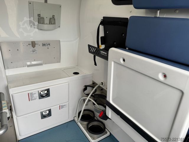 Camión de bomberos VOLKSWAGEN VW T6, 2.0 TDI, Blutbox, Trage und Sessel.