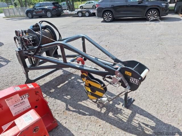 Macchina di carico e scarico Magni Jib mit Winde 2to.