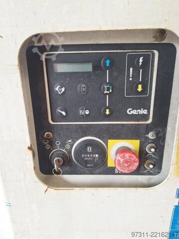 Žirklinis keltuvas Genie GS-4069 RT OR