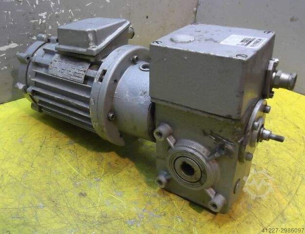 Moteur à engrenages 0,55 kW 120/1520 tr/min Nomafa TVRC5Z7