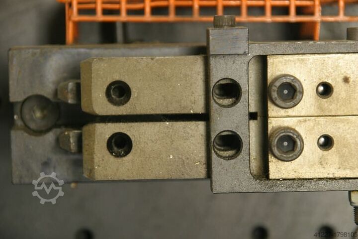 Tekan tebuk pelbagai fungsi Tekna TK280/RC8