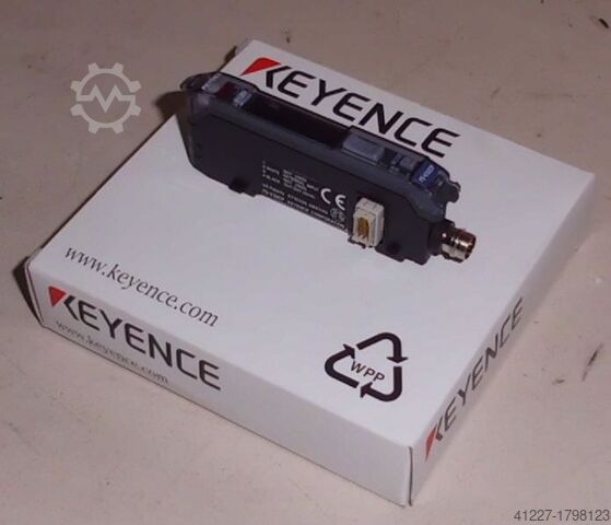 Optical fiber sensor with digital sensor Keyence FS-V32CP