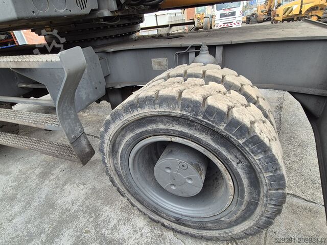 Malzeme taşıma makinesi LIEBHERR LH30M