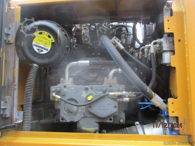 Malzeme taşıma makinesi LIEBHERR LH30M