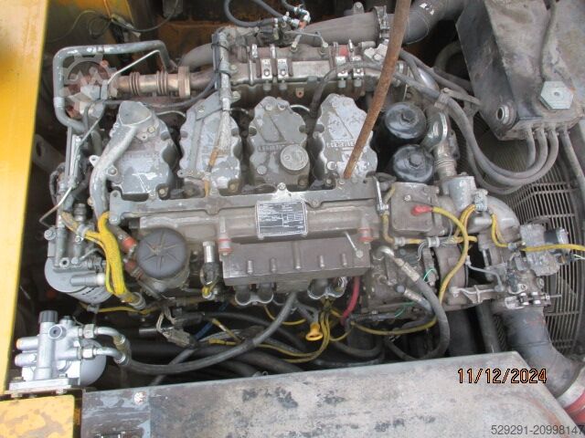 Malzeme taşıma makinesi LIEBHERR LH30M