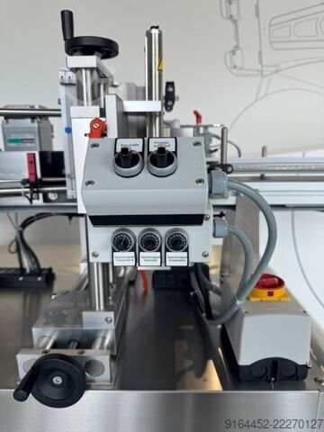 Peralatan pelabelan HERMA Etikettiermaschine