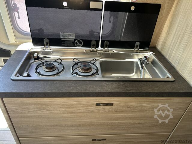 Husvagn/husbil Fiat Weinsberg Carabus 600 K | 4 posti letto | Completamente attrezzato