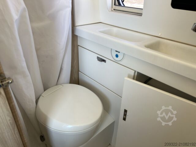 Husvagn/husbil Fiat Weinsberg Carabus 600 K | 4 posti letto | Completamente attrezzato