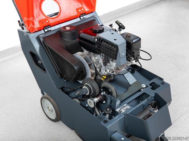 Hako Hamster 650 V fejemaskine Hako Hamster 650 V - Benzin Sweeper - 3525m²h