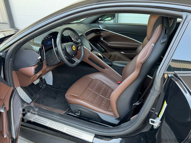 Varevogn FERRARI Roma Coupe Schwarz