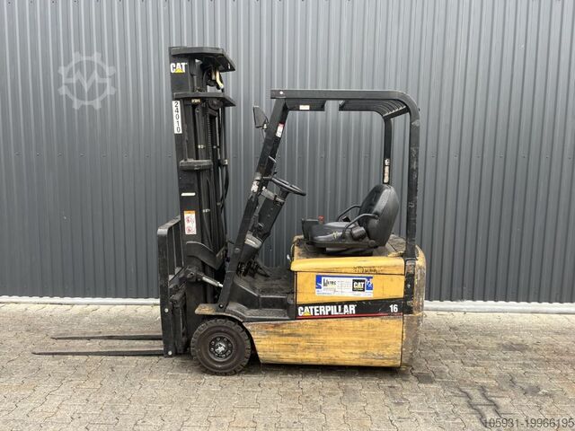 Elektryczny wózek widłowy 3 kołowy Caterpillar EP16KT
