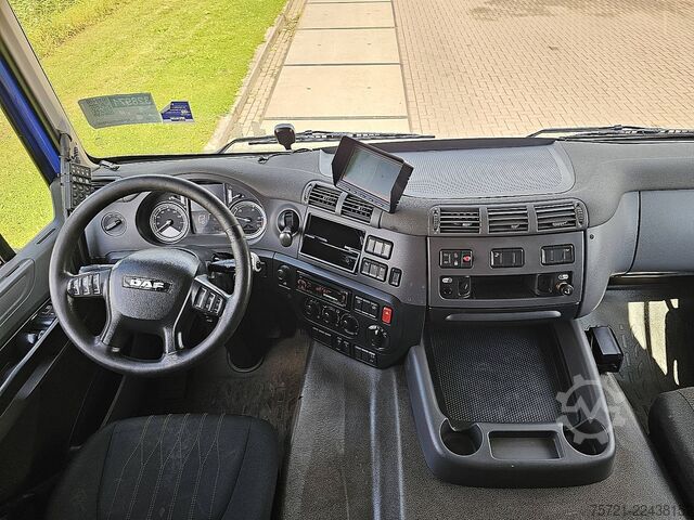 Suitcase DAF CF 400 TAILLIFT