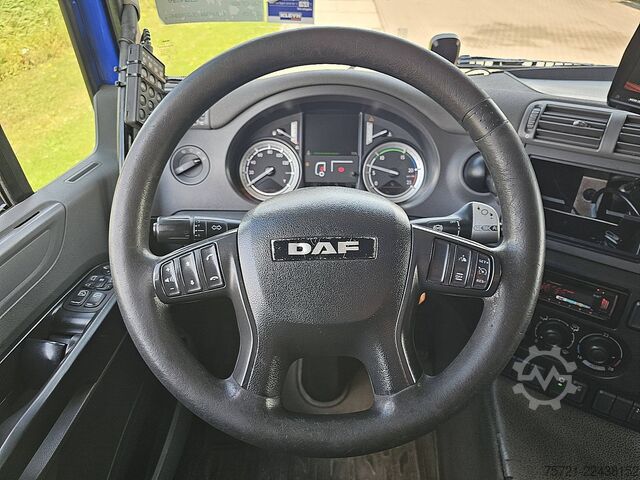 Suitcase DAF CF 400 TAILLIFT