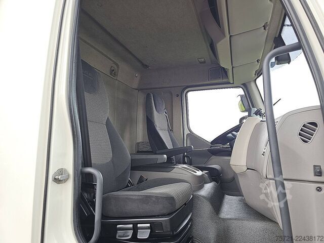 Suitcase DAF LF 210 14T TAILLIFT