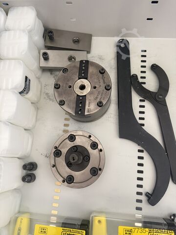 5-Achsen-Bearbeitungszentrum CHIRON FZ 08 MT