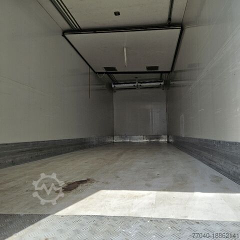 Refrižeratoru kravas automašīna Renault T460