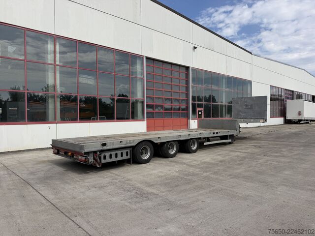 Semiremorcă cu platformă joasă Möslein STO 3 Schwebheim  3 Achs Satteltieflader Plato 45 t GGfür Fertigteile, Baumaschinen