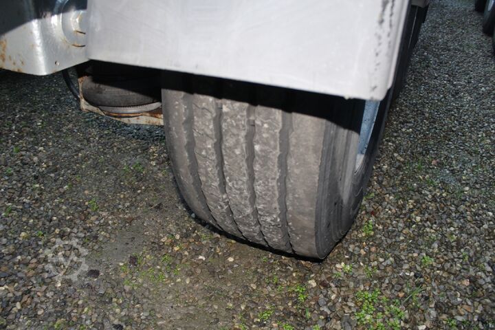 ημιρυμουλκούμενο εναλλάξιμου αμαξώματος Menci semirimorchio ribaltabile 20 piedi 3assi