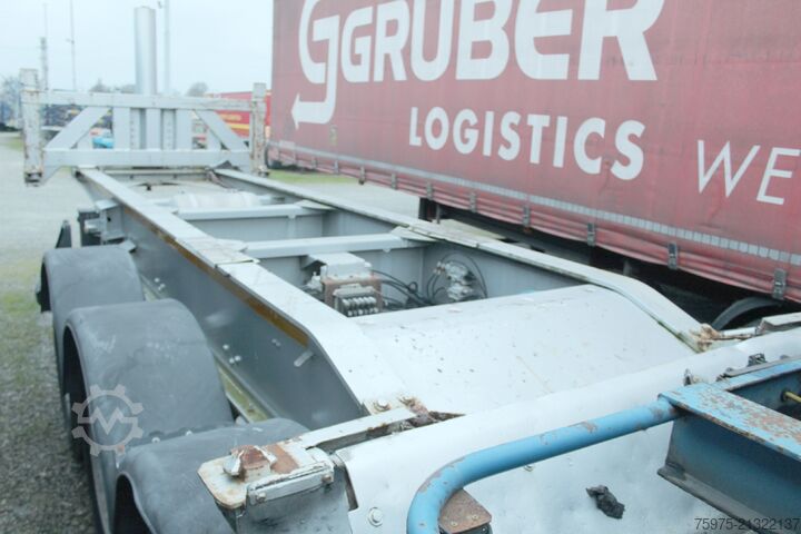 ημιρυμουλκούμενο εναλλάξιμου αμαξώματος Menci semirimorchio ribaltabile 20 piedi 3assi