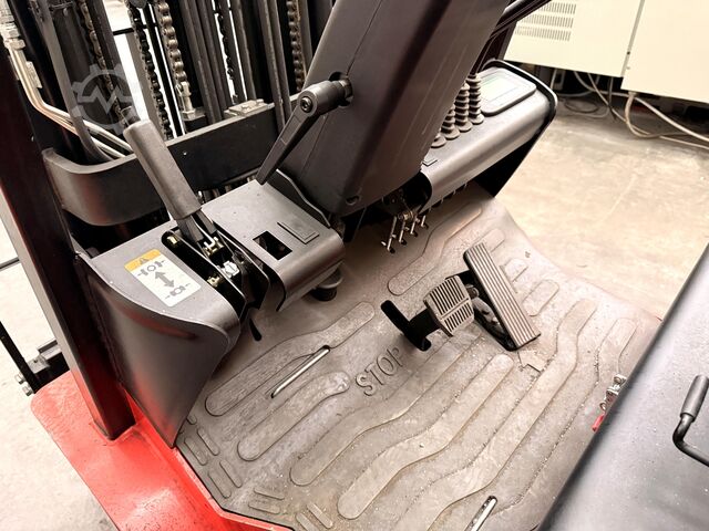 ηλεκτρικό περονοφόρο ανυψωτικό μηχάνημα EP EFL 181