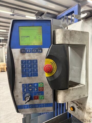 Stroj na flow forming Leifeld PNC 750