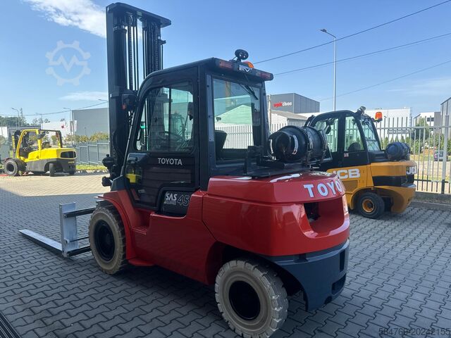 Four-wheel forklift Toyota 7FG40/4500 kg/Positioner+sideshift