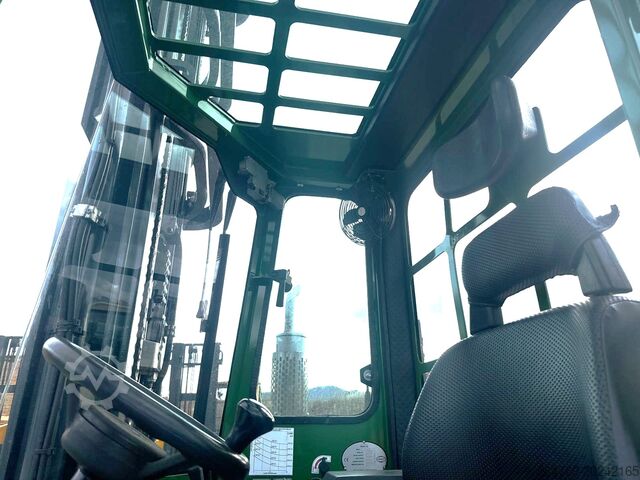Cărucior cu stivuitor cu 4 căi Combilift C4000 /2015 /Triplex 8400 mm/Only 7299 h