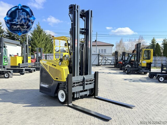 4方向フォークリフト Combilift CB4000 GAS TRIPLEX 8500 FREE LIFT