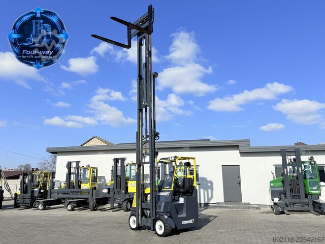4方向フォークリフト Combilift CB4000 GAS TRIPLEX 8500 FREE LIFT