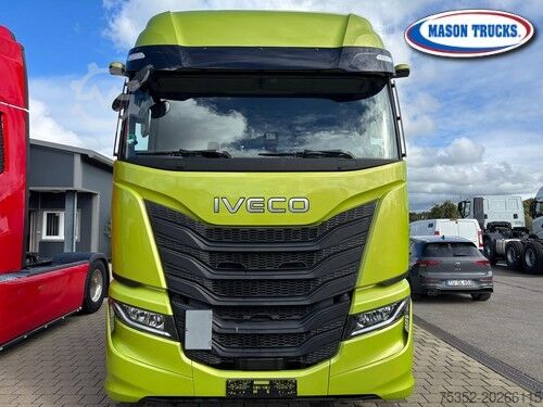 Tractora de carretera estándar Iveco S-Way 580 Full Air
