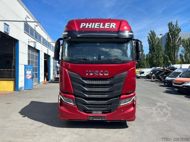 Standart çekici ünitesi IVECO AS440S46T/P / Retarder / Leder
