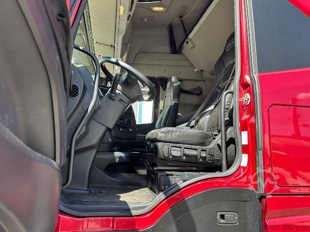 Standart çekici ünitesi IVECO AS440S46T/P / Retarder / Leder
