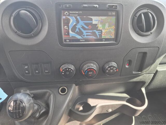 Kassebil Renault MASTER