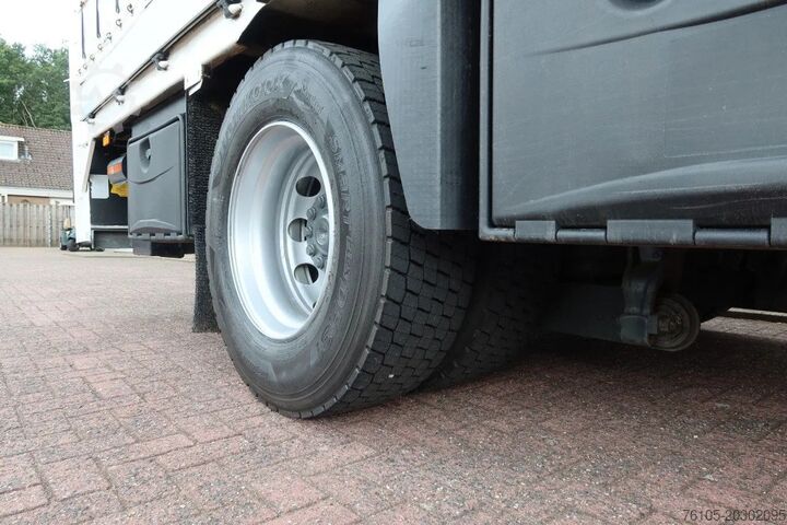 βαλίτσα Mercedes-Benz Antos 1924L Huif + Klep Dhollandia 2000 KG Euro 6