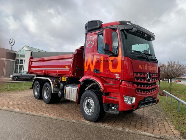 Truk bak dump tiga sisi Mercedes-Benz Arocs 2651 K Dreiseitenkipper Meiller KlimaA
