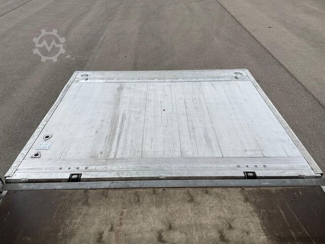Truk flatbed Mercedes-Benz Atego 1527 L ClassicSpace Luft AUT AHK SpurH