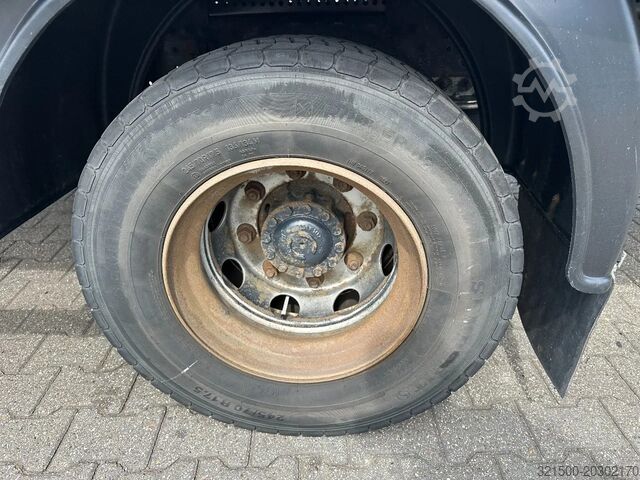 Valise Iveco EuroCargo 180 Closed Box Saxas 12T / Lift / Eur...