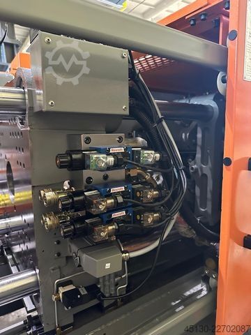  Chen Hsong JetMaster 88-MK6 mit dem Roboter