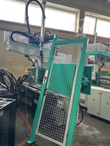 Mašina za injekcijsko prešanje Arburg 270C 400-70 e²