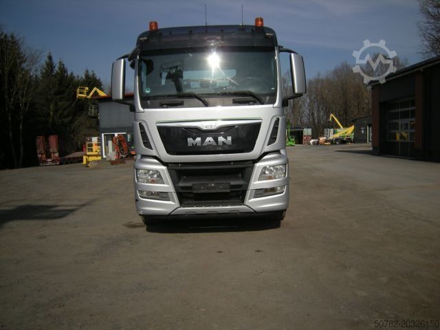 Truk derek MAN MAN 35.400, Zanner Plateau, Rampen, Winde